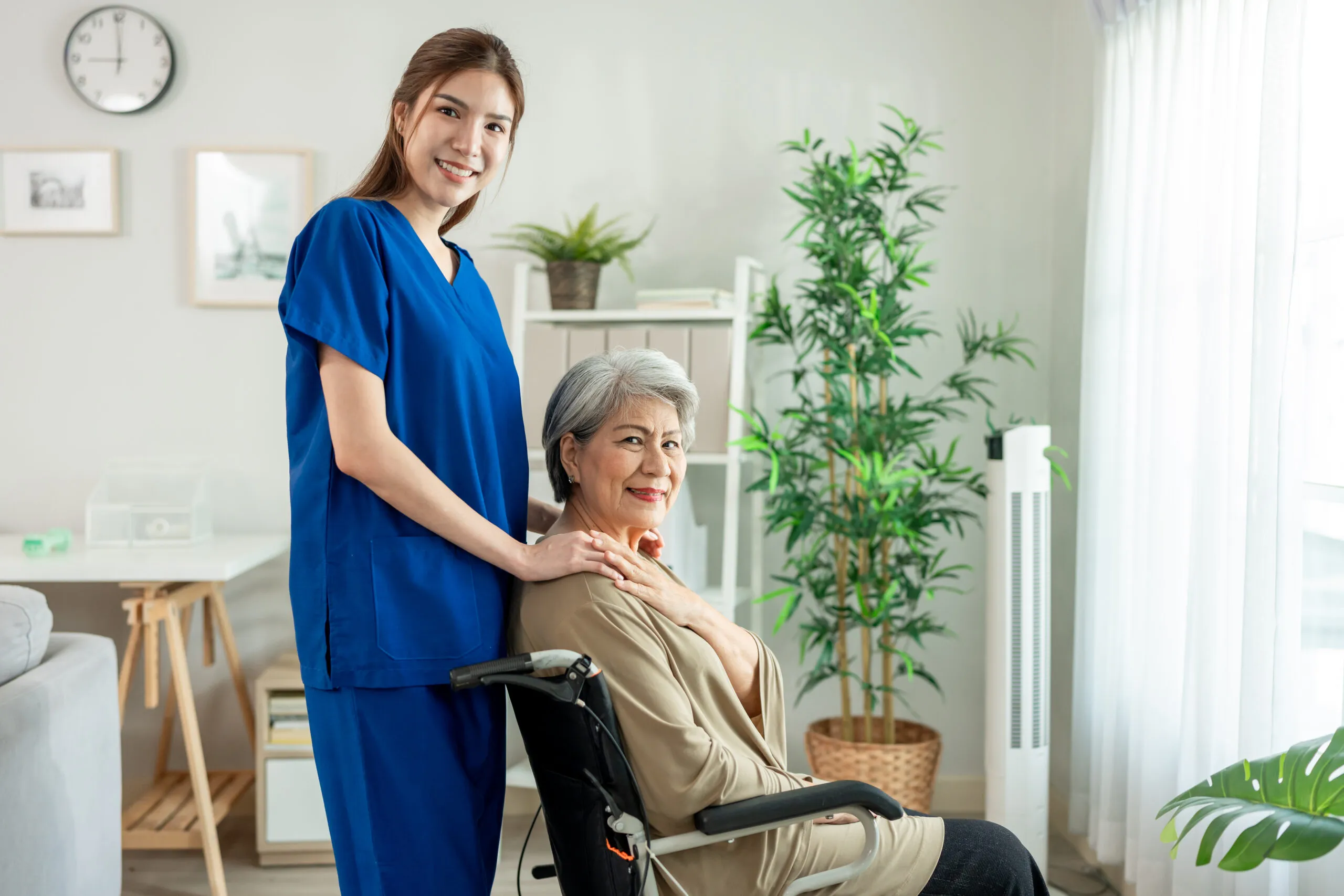 Senior home care Frisco Tx caregiver assisting elderly parent with compassionate in home senior care Frisco Tx support